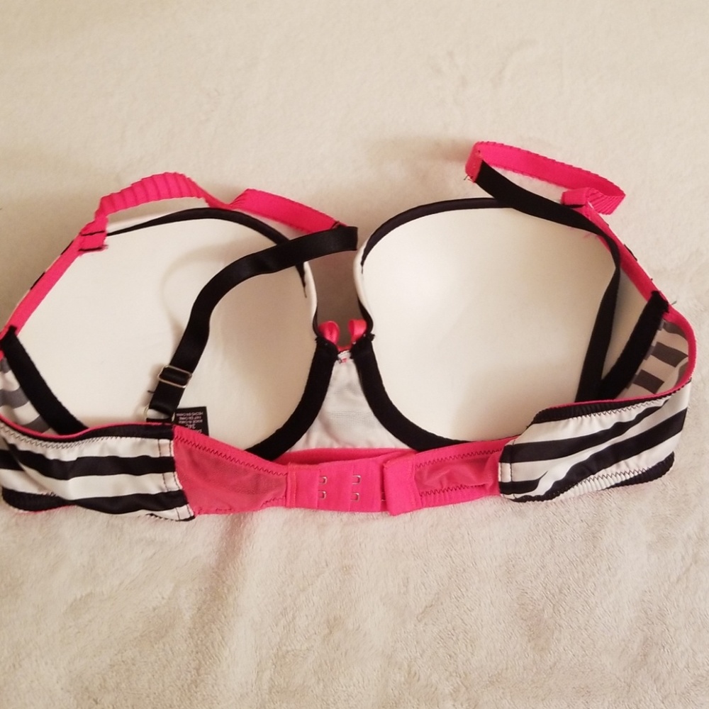 Victoria's Secret Striped Balconette - Picture 3 of 6